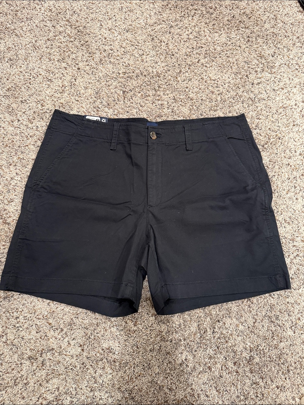 GAP Black Flat-Front Women’s Midrise Shorts